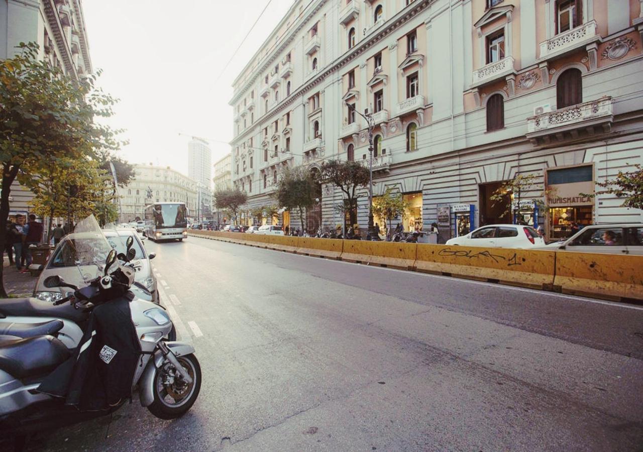 B&B Atmosfere Del Centro Storico Napels Buitenkant foto