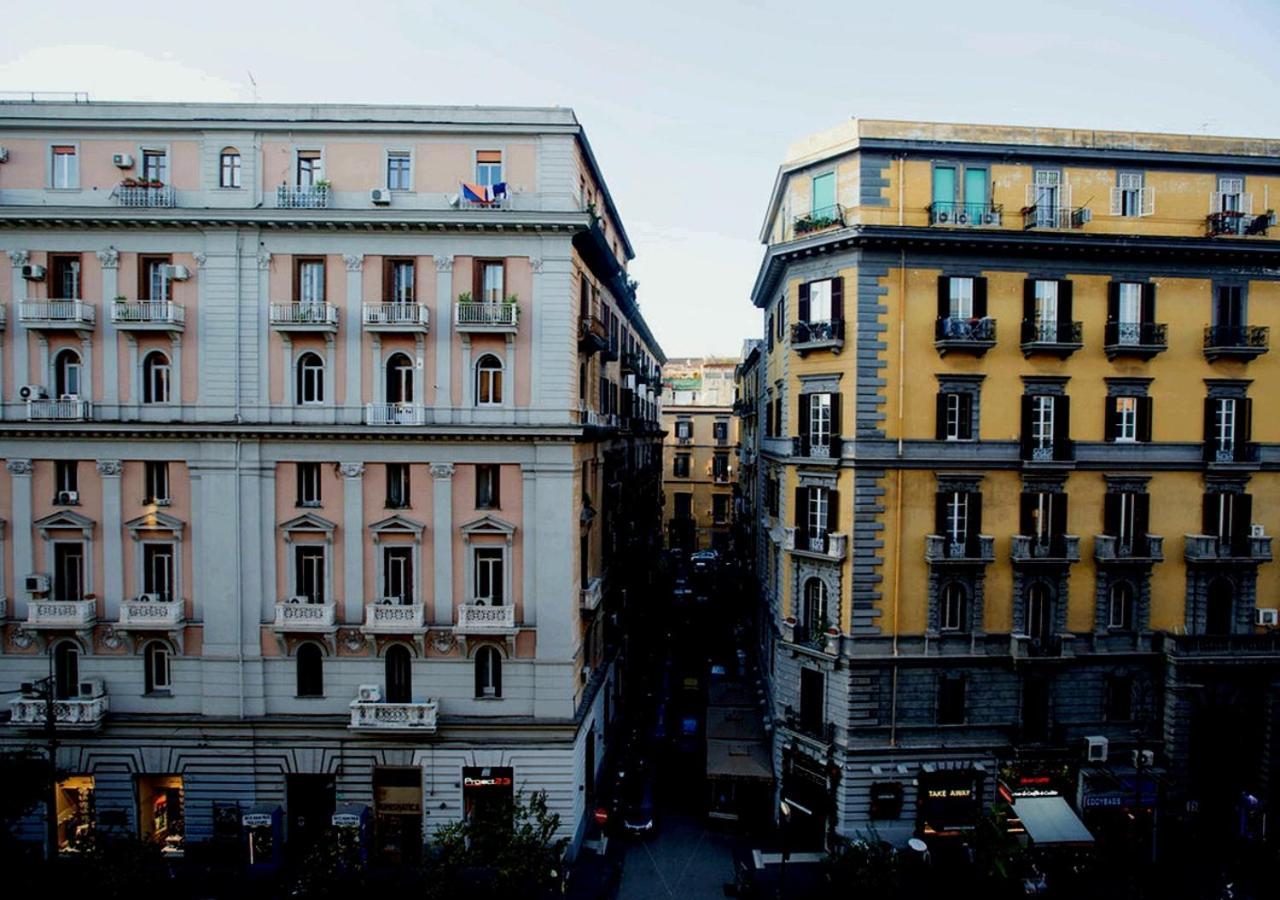 B&B Atmosfere Del Centro Storico Napels Buitenkant foto